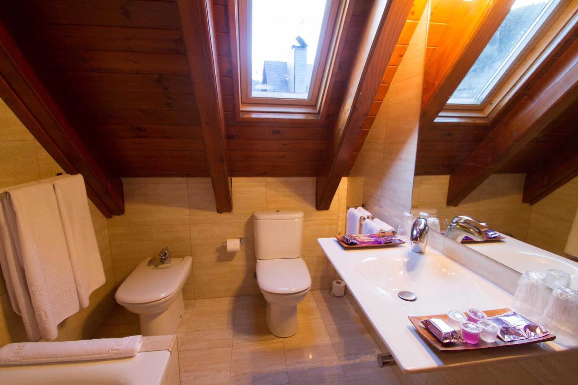 Gran Chalet Hotel & Petit Spa Vielha Esterno foto