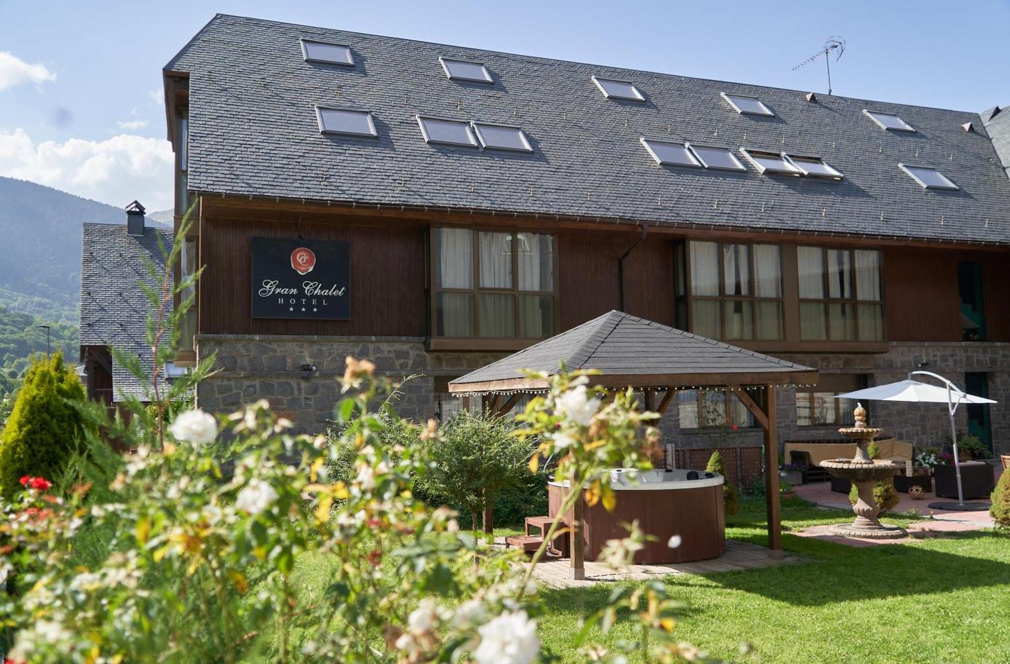 Gran Chalet Hotel & Petit Spa Vielha Esterno foto
